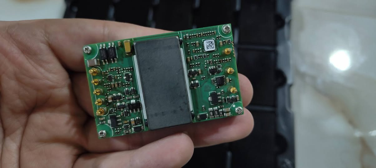 ​للبيع: طقم موديلات طاقة احترافية (جديد بالكرتون)
الموديل: Bel Power Solutions ORQB-C5U54L (Isolated DC-DC Converter)

​العدد: 15 قطعة جديدة كلياً (Brand New in Tray).

​المواصفات والاستخدام: 

​مخصص للأنظمة الصناعية وأبراج الاتصالات وسويتشات الـ Cisco.

​ممتاز جداً لأجهزة ماينينج البيتكوين: يستخدم كقطعة غيار أساسية لتصليح لوحات الهاشبورد (Hashboards) لأجهزة الماينينج (مثل أجهزة Whatsminer وغيرها) لتنظيم الطاقة (Output 54V).

​الحالة: أصلي 100% ومخزون نظيف جداً لم يُستخدم نهائياً.

​السعر الإجمالي للطقم (15 قطعة): 1,400,000 دينار عراقي 

​ملاحظة: السعر عالمياً للقطعة الواحدة  200$


**إذا كنت صاحب هذا الإعلان وتريد حذفه لأي سبب، رجاءا أرسل رسالة إلى الدعم الفني**