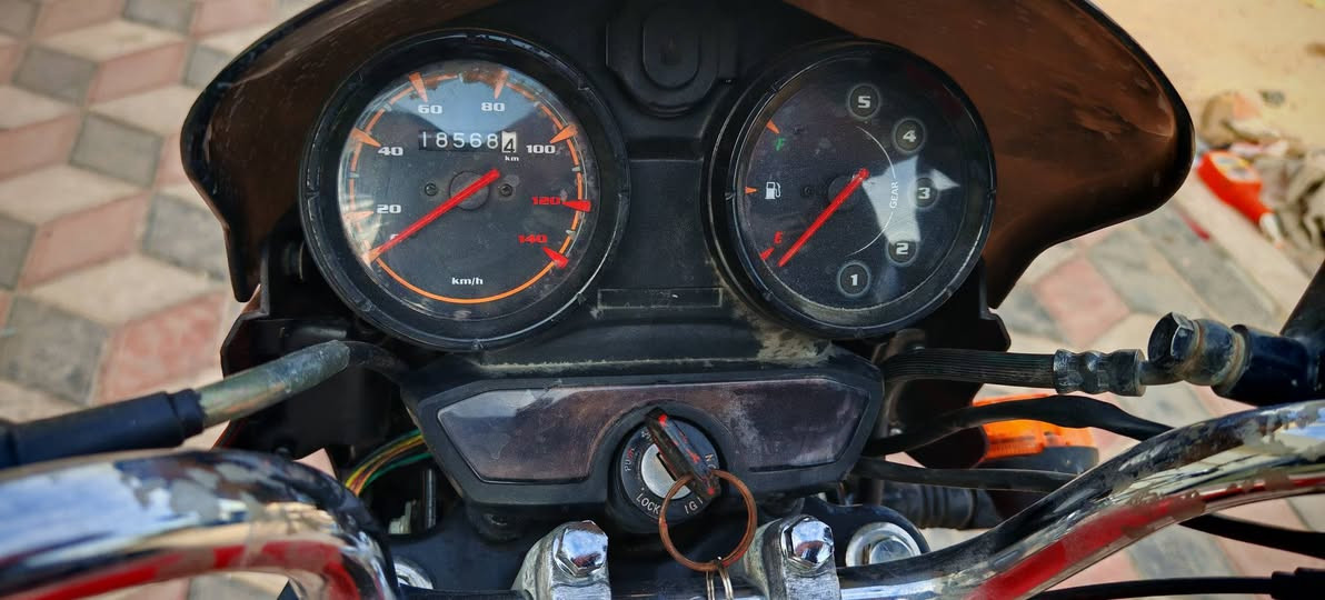 بوكسر جبلي موديل 2022 كفاله اوراق بسمي السعر 1450 نهايتهه ***********
