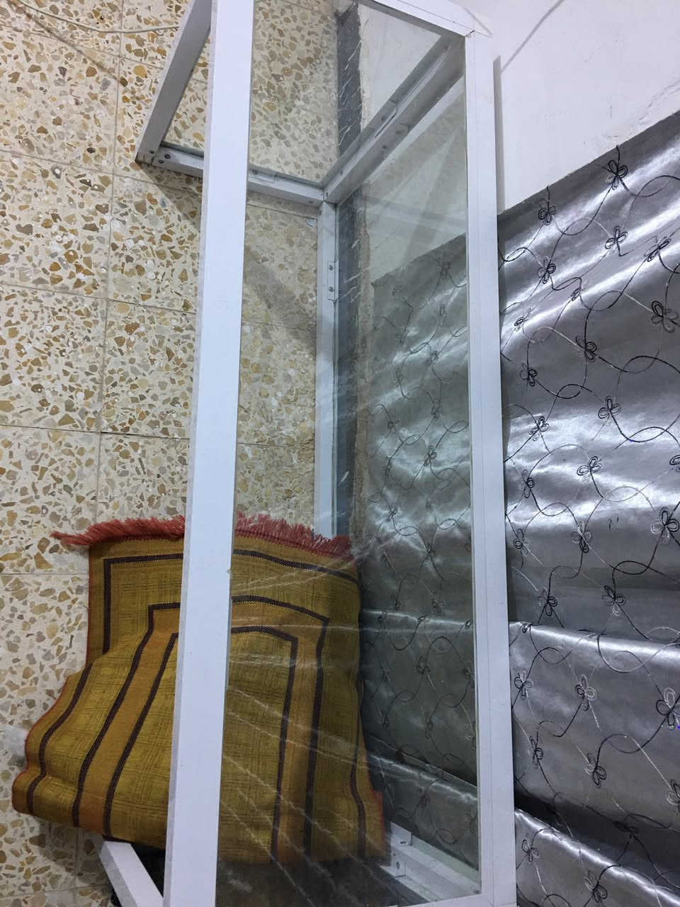 للبيع(طباخ مال كافتريات "فلافل"+قنينة غاز+جام خانة المنيوم)
الطباخ استعمال ٣ اشهر سعره 40 الف وبي مجال
قنينة غاز عراقية سعرها 70 الف
جام خانة المنيوم تصلح لعرض الفلافل او تعرض بيها مشويات عرضها متر ونص وارتفاعها ٧٠سم سعرها 150 الف مع المجال البسيط

الغراض مرجودات
اليحب يستفسر اكثر يراسلني على خاص هاي الصفحه
او واتساب على الرقم (***********)
