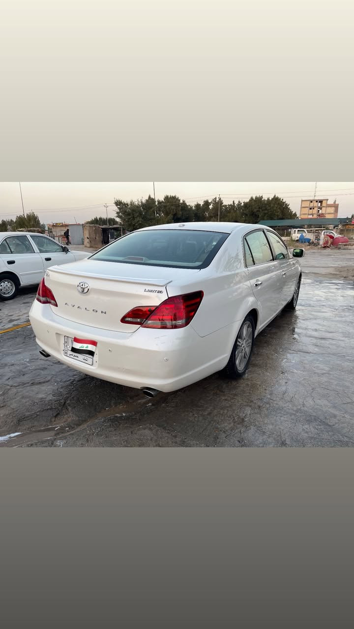 سلام عليكم للبيع افلون موديل 2009 رقم نجف مميز السياره فول خليجيه ماشيه 247 الف كير محرك مامفتوحات السياره بيها صوت راجز بس اول مشغل الصبح والسياره بيها سونار ضرر الجاملغ الامامي وطرف البنيد والباقي كفاله  للاستفسار الاتصال ***********
