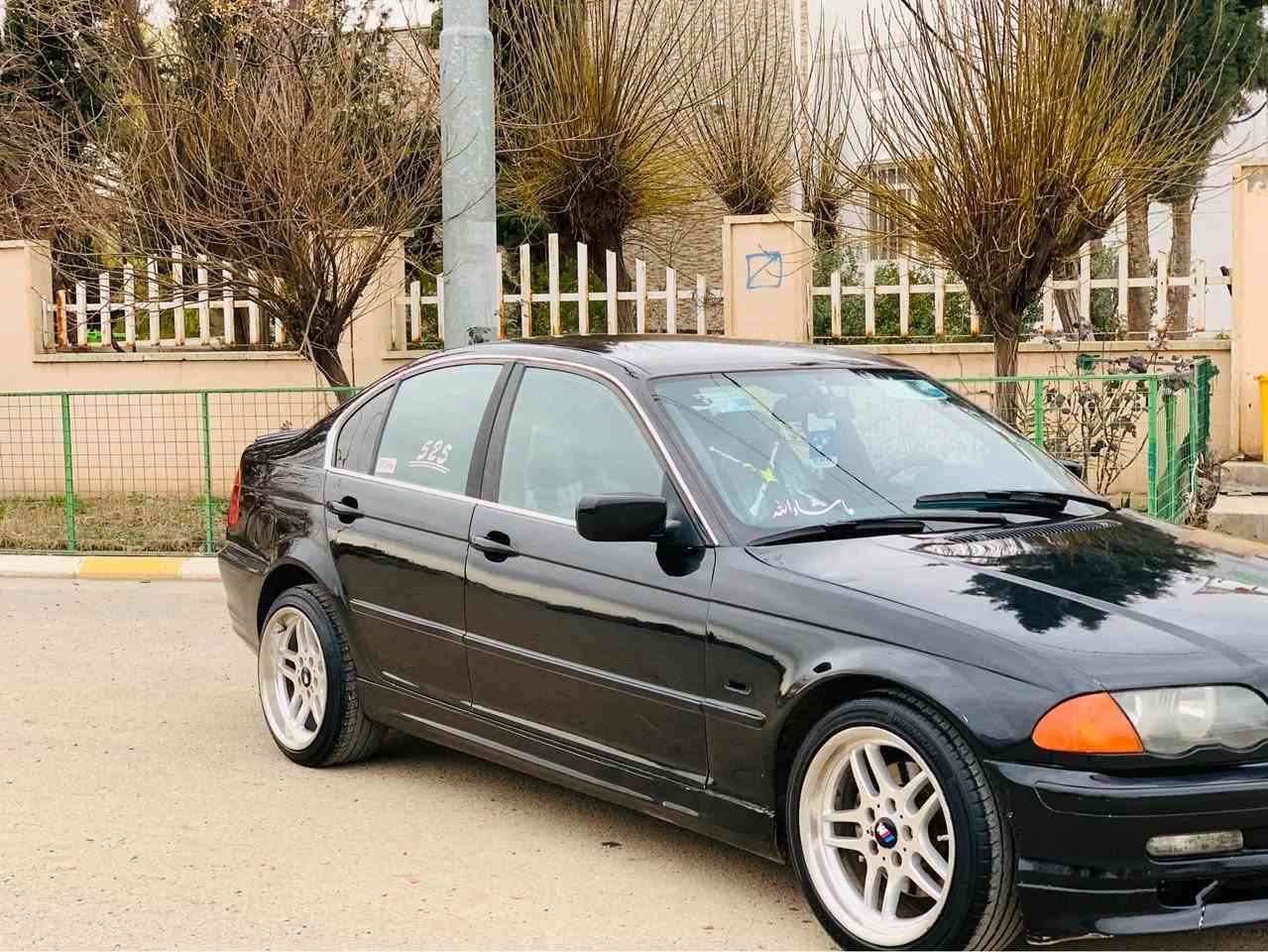 بییەم  E46مۆدێل 2002مەکینە 525 گێڕو مەکینە بەشەرت چوار جام کارەبا کوشن کارەباو غەزن گێڕی عادی سپۆڕت Sبەشەرت سەیارەیەکە زۆر جایزە فول مواسەفات بەس جلدو سڵاید نیە گۆڕینەوەش ئەکەم  ژ.م *********** شمشمل, السليمانية
