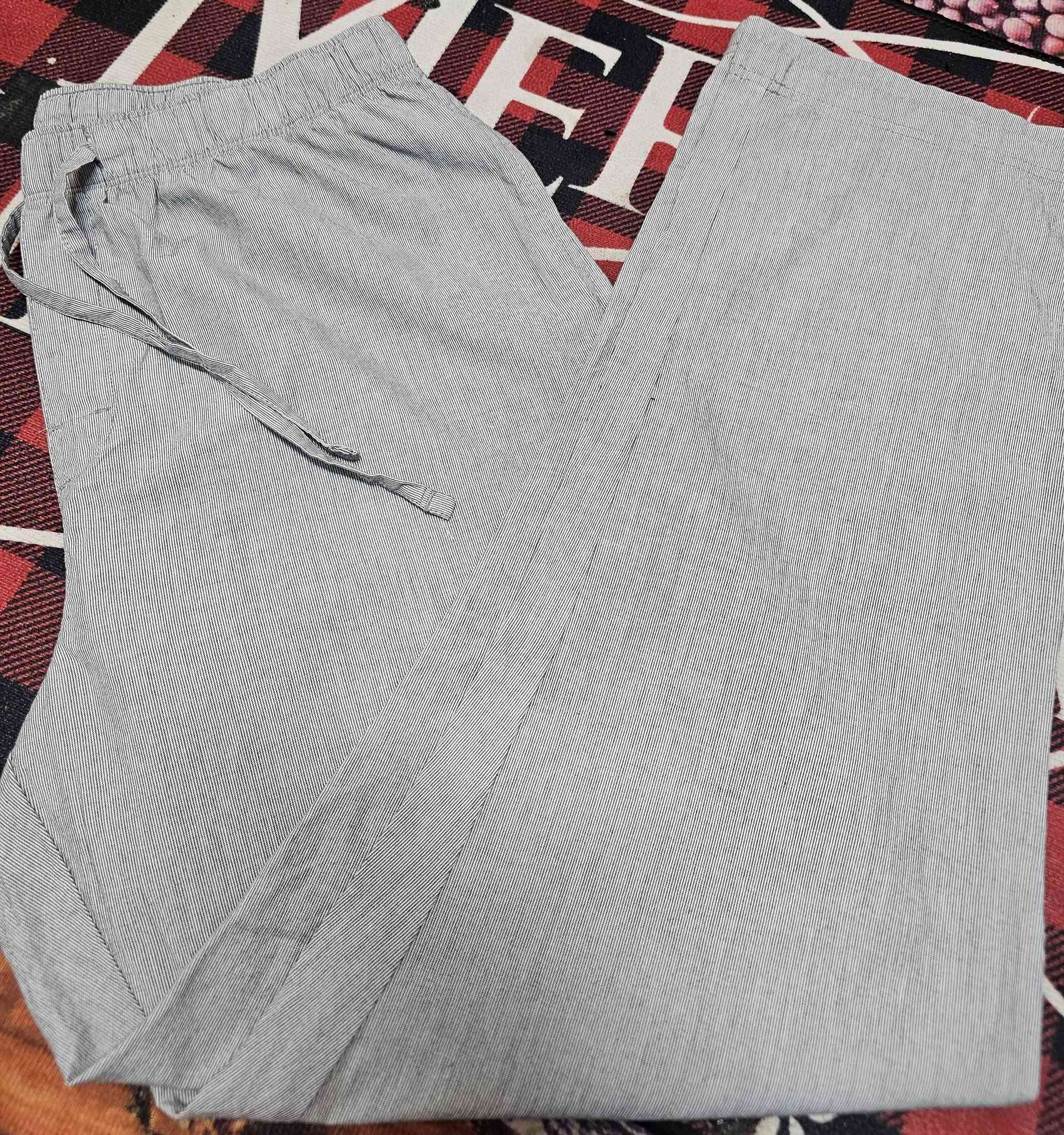 اصلي فول  من ماركت HMالقماش قطن ١٠٠% تلبس  LXL


**إذا كنت صاحب هذا الإعلان وتريد حذفه لأي سبب، رجاءا أرسل رسالة إلى الدعم الفني**