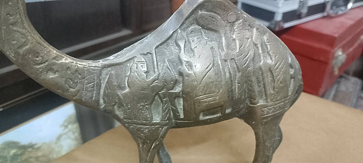 نوادر 
جمل قديم من النوادر حجم 20 سم وزن ثقيل منقوش صور 
البيع لأعلى سعر


**إذا كنت صاحب هذا الإعلان وتريد حذفه لأي سبب، رجاءا أرسل رسالة إلى الدعم الفني**