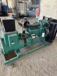 للبيع مولدة كمنز 100 كيفي  مجددة بالكامل للاستفسار 07757772997