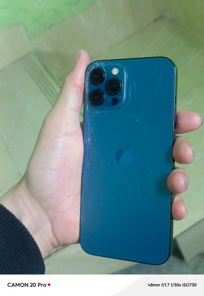 ايفون 12 برو ماكس بطاريه 80 ذاكره 256 جهاز نضيف كله بلاد شرط حاسبه. فقط ضهر مكسور سعره  350قفل  ***********
