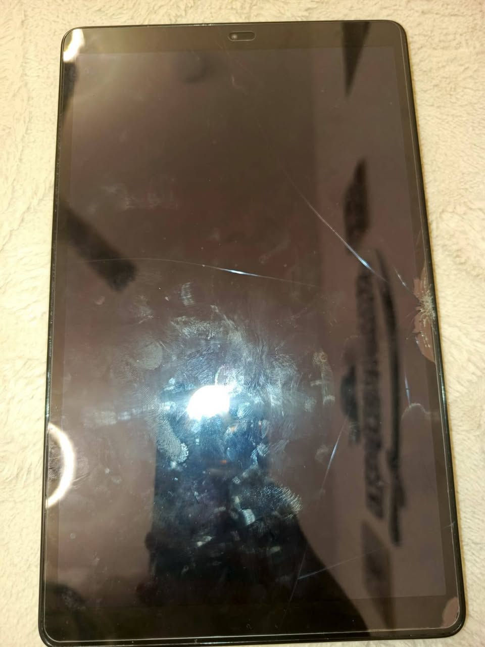 سلام عليكم  ايباد سامسوك باب اول كلشي مابي بس هااذه لكسر لي بشاشه لبيع مكاني ناصريه مركز   سعرا 100 وبي مجال شراي يتصل ***********
