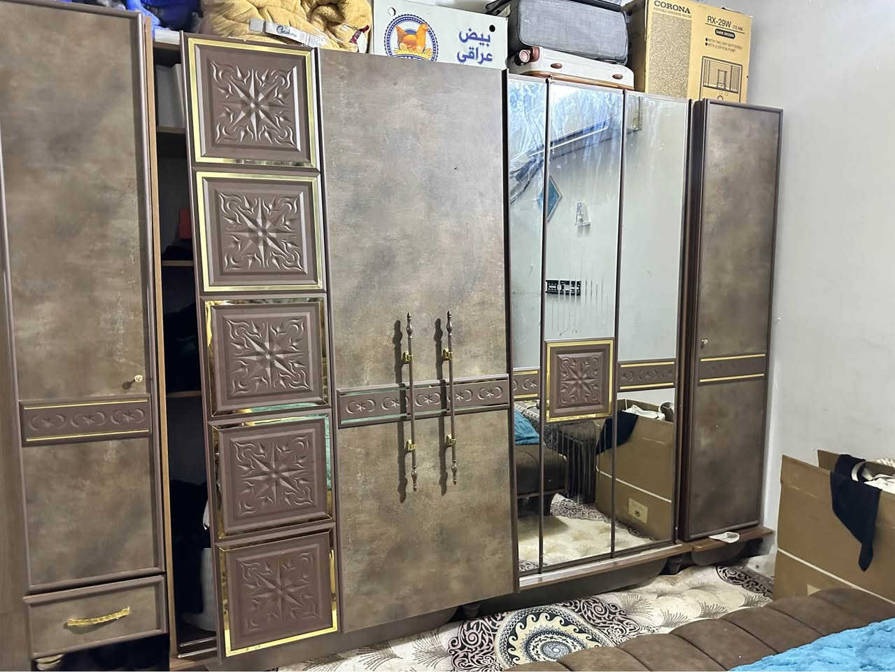 غرفه عشر قطع تركي سعره 700 وطباخ نظيف اربع عيوًن 100 الشراي يتصل 

‭0783 174 4367‬ كربلاء, العراق
