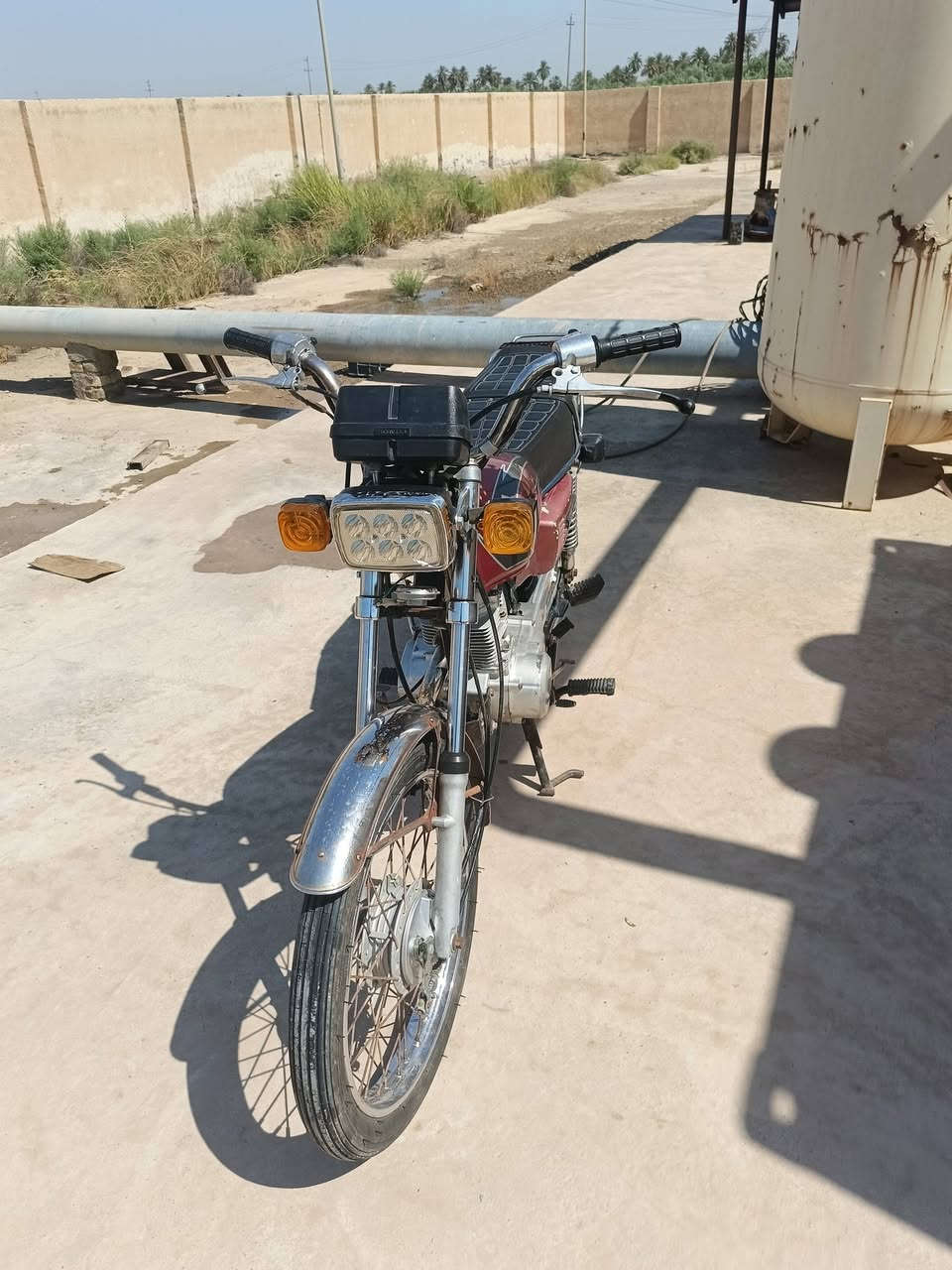 سلام عليكم دراجه نامه متياز البيع دراجه جاهزه وشغاله من الايت واشاير وصطاب وعداد سعره دراجه اصولي وكيله سيد خلدون الشراي يتصل وبخدمته مكان ميسان قلعة صالح ***********
