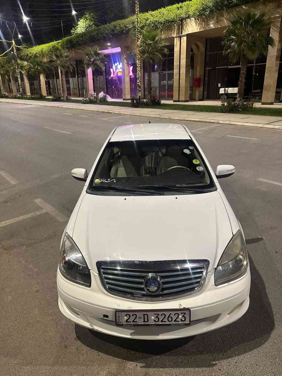 سلام عليكم ورحمة الله وبركاته 
سيارة جيلي موبل ٢٠١٣ 
كير ومحرك كورلا 
سنويه جديد لحد ٢٠٣٠ وبيه بطاقة بنزين 
صبغ فقط باب سكن والباقي شرط 
تبريد وصدر واطارات جديده 
سياره احلى من الصوره 
سعر ٦٥ ورقه 
***********
