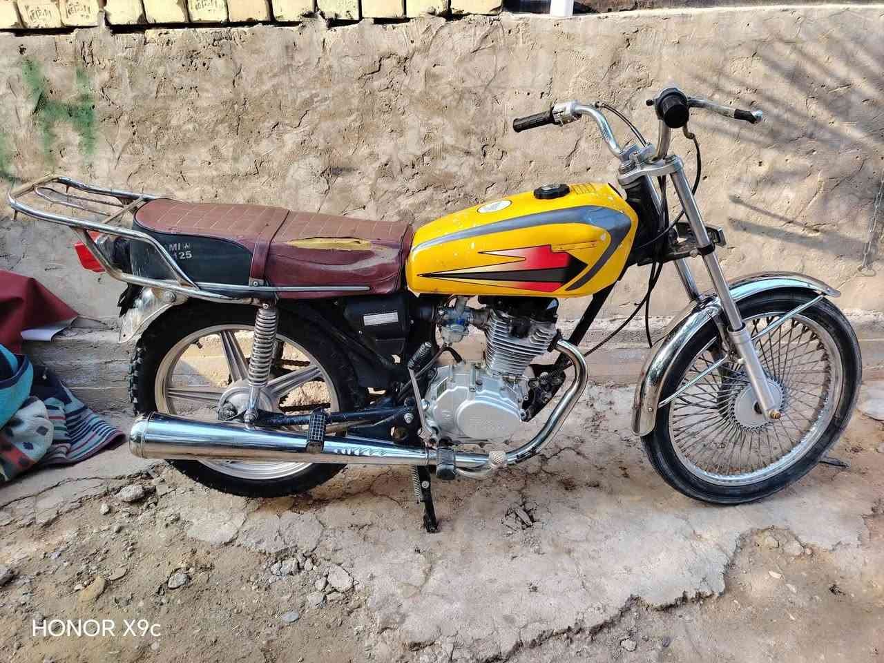 سلام عليكم اربعه كير مديل شاصي 18 اوراق اوراق اصولي وكيلها   العارضي  ومحرك مصاله ثالث تبديلت دهن مصاله 3تشر من شاده سيجي نامه ما مفتوحه شرط الفحص  السعر 250 وبيها مجال الشراي يجي خاص وهاذه رقمي ***********
