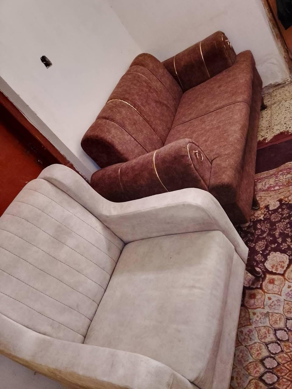 سلام عليكم تخم7 مقاعد ثنين كروياتت وثنين كراسي السعر 150 مكاني بغداد بلديات المعكسر *********** يوجد توصيل بكروه
