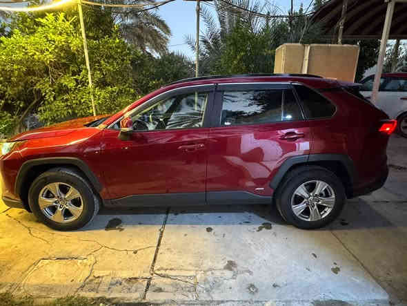 �💥 للبيع | تويوتا راف فور 2022 هايبرد – وارد أمريكا (XLE)
سيارة نظيفة جدًا ومواصفاتها كاملة 👇✨

🔹 المواصفات:

 • محرك 2500 هايبرد اقتصادي
 • دفع رباعي
 • قيادة ذاتية + تحديد مسار
 • رادار أمامي وخلفي
 • كرسي سائق كهربائي
 • شاشة وسطية
 • تحكمات استيرن
 • مخارج USB
 • وضعيات قيادة Eco – Sport
 • لايت زينون أصلي

💲 السعر: 240$

📞 للتواصل: *********** 📲
