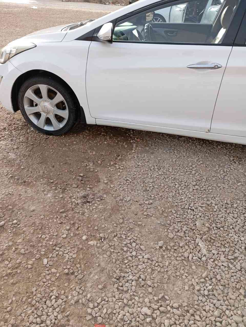 السلام عليكم النترا 14خليجي محرك 1800بيه نص جاملغ وبنيد صبغ بدون دواخل والباقي مكفوله محرك بيه بخار سياره حلوه رقم بغداد صاحب السياره بلنجف مداور ثاني يوم السعر 115وبيها مجال مكلف بلنشر رقم صاحب السياره اتصال واتساب***********
