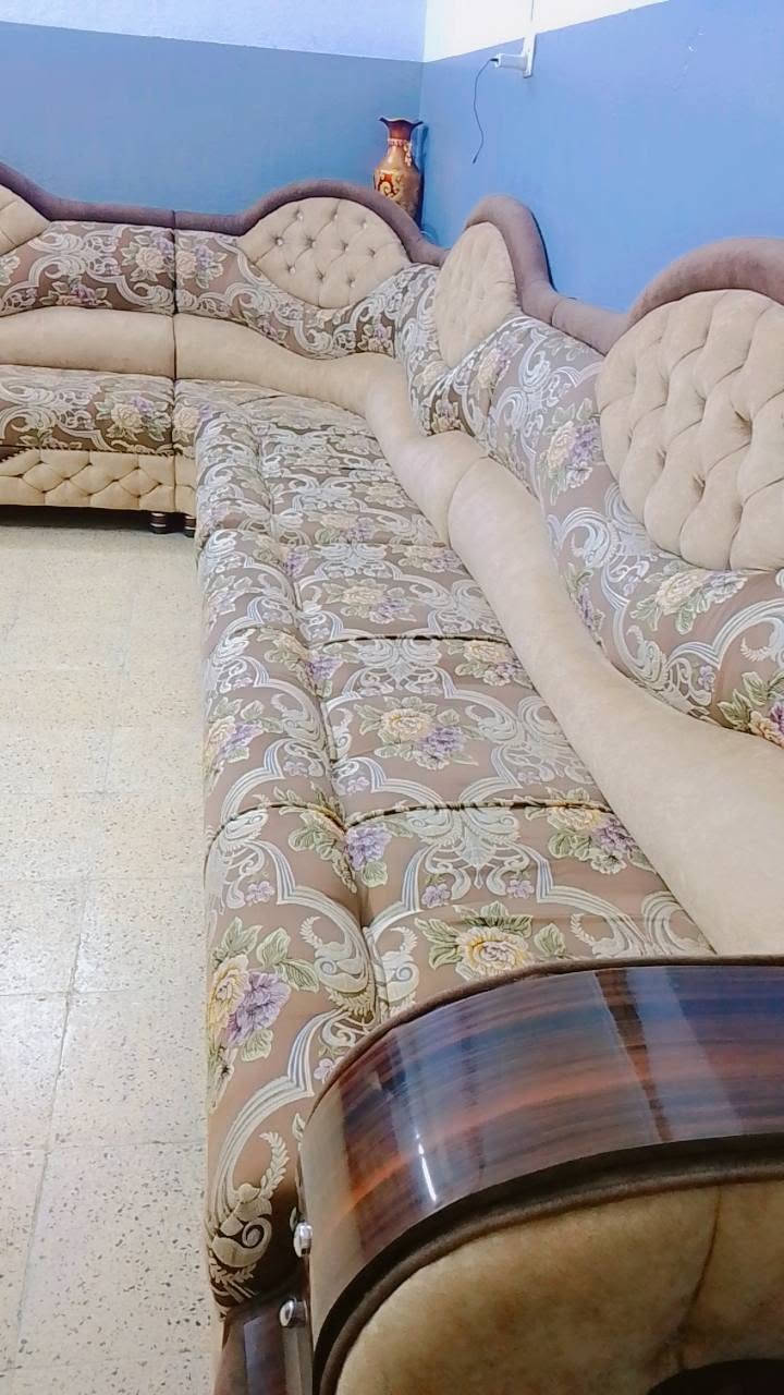 طخم مستعمل شي قليل
خشب عراقي  شرط النضافه
السعر 400 وبي مجال
مكاني موصل حي عدن
تواصل علا هاذا الرقم 
***********
***********

