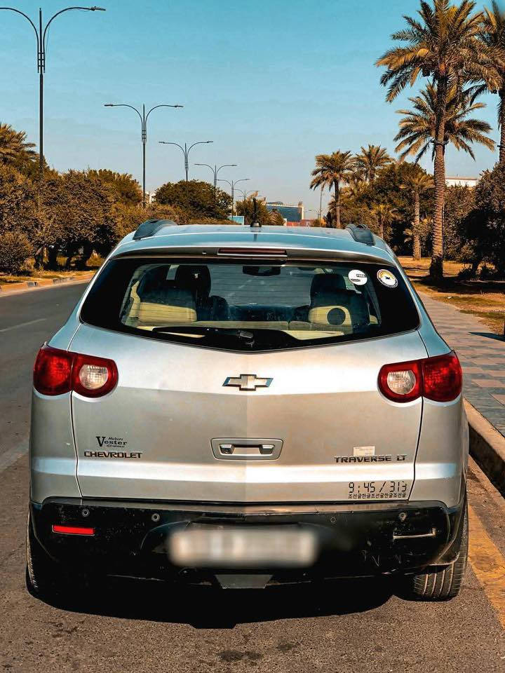 السلام عليكم....شوفرليت ترافرس موديل 2009..
رقم بغداد سيارة بدون اي نقص نظافة كاملة...
كير ومحرك وكهرباء مع الصدر حالة جيدة جدا.
تبريد 3 قطع.
كشنات كهربائية جلد وبيها تدفئة
السيارة باسمي تحويل ثاني يوم.
85$...بيها مجال بالسعر.
العنوان...  بغداد  الدورة حي آسيا.
للاستفسار الاتصال ***********
