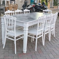 ميز طعام • ٤ كراسي • ٦ كراسي