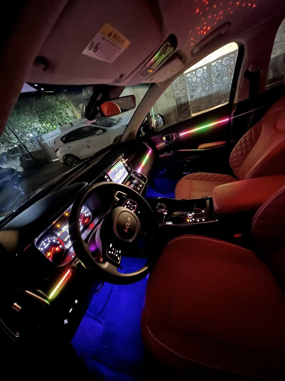 السلام عليكم 
النوع : كيا سورنتو ( وارد امريكي) 
الموديل :2023 
الرقم : اربيل ( بأسمي) 
السياره : بيه تبديل وصبغ الجاملغ الايسر الامامي + صبغ شويه من البنيد فقط بدون دواخل 
* كير محرك صدر تبريد شواصي لغود / كفاله عامه 
المواصفات : 
* المحرك : 2500 فورويل 
* اناره محيطيه للدشبول 
* سقف روز رايز
* 7 راكب 
* راردات اماميه وجانبيه 
* تبريد قطعتين 
* فول تحكم ستيرين 
* 5 انظمه قياده 
* شاشة + كاميره + كاربلي 
العنوان : بغداد - السيدية 
السعر : 190 ورقه وبيه مجال 
باقي التفاصيل الاتصال ؏ الرقم او واتساب
***********
