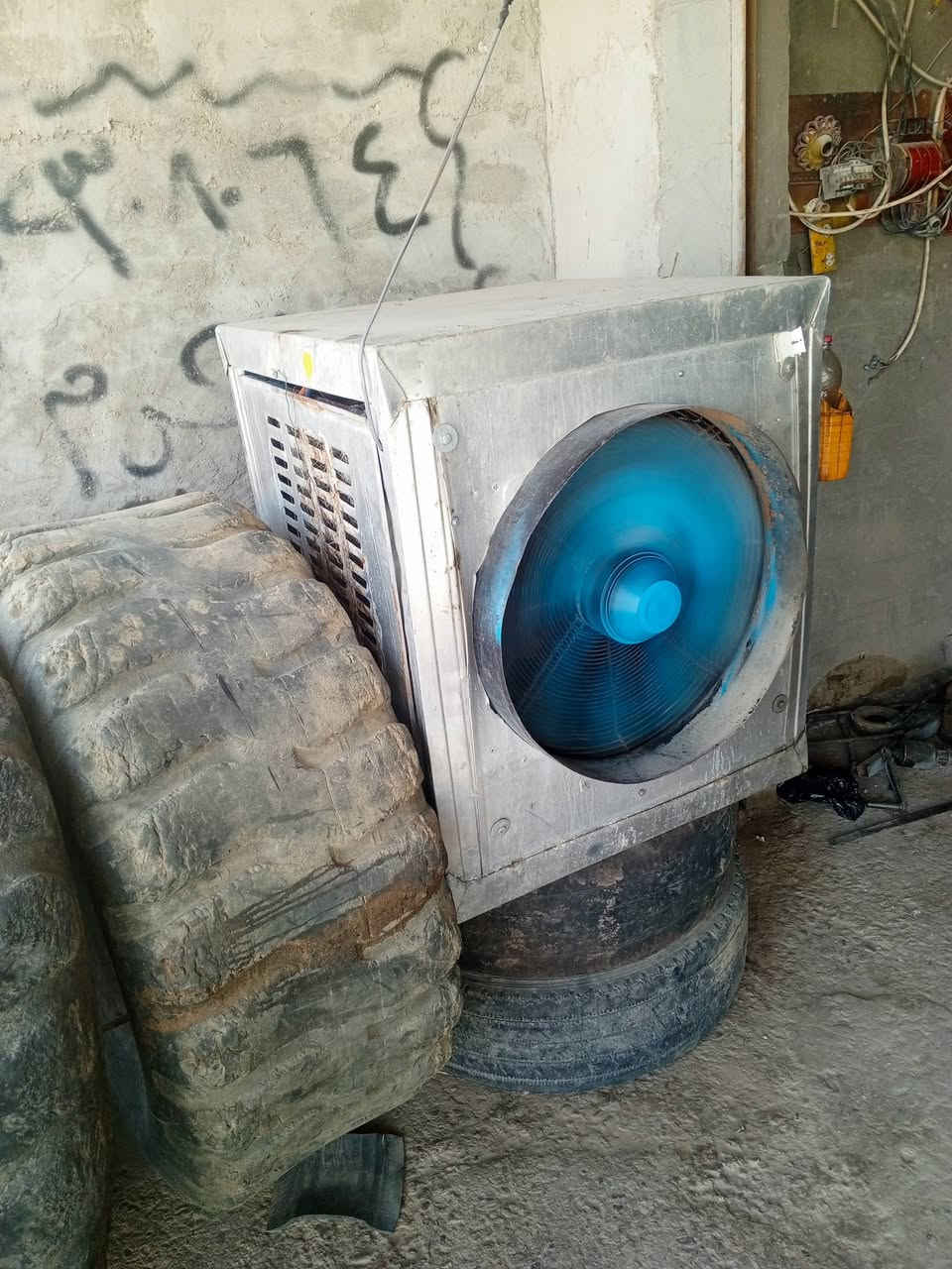 سلام عليكم مبردات عدد 2 البيع ملاحظه المبرده الحجم الكبير فافون محوره مروحه حقل الاستفسار رقم ***********
