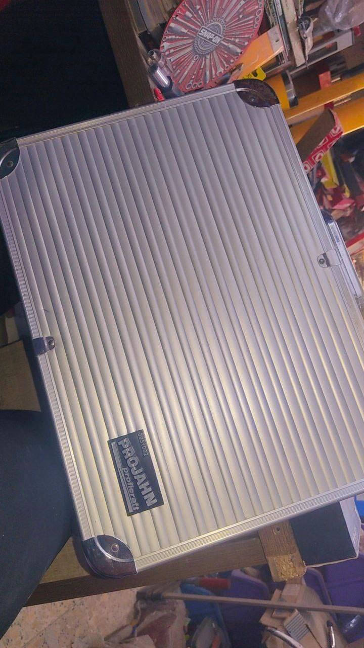 جنطة عدة كامله من ماركة بروجان الالمانية 
عازل وميكانيكي 
الاستفسارات خاص 
العنوان بغداد شارع الرشيد نهاية شارع المربعه محل احمد جلال
متوفر توصيل الى جميع المحافظات


**إذا كنت صاحب هذا الإعلان وتريد حذفه لأي سبب، رجاءا أرسل رسالة إلى الدعم الفني**