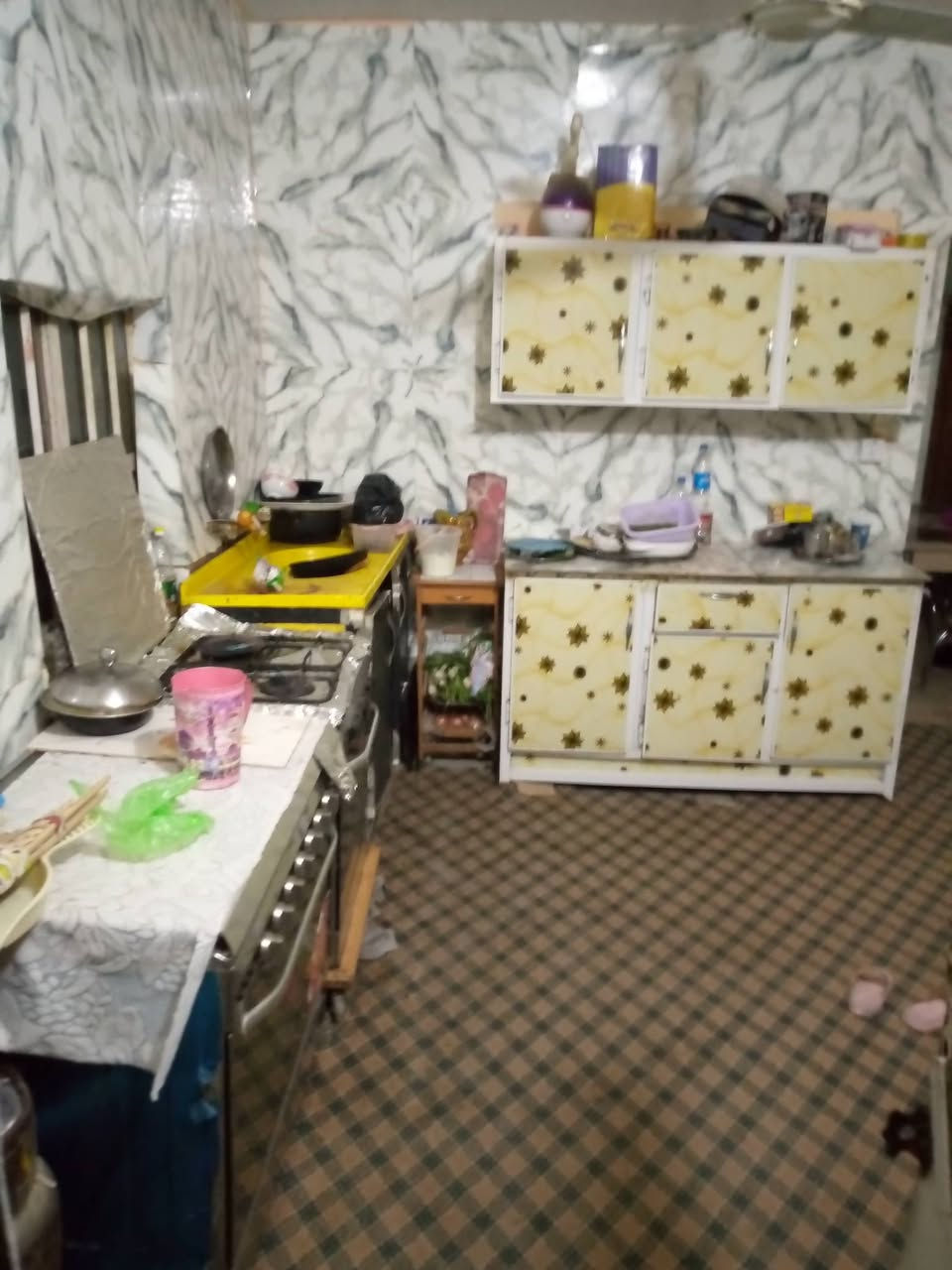 بيت زراعي سند 25 مرقم تطويب
خلف حي الحضارة قرب الصيطرة عبر المشروع حي الامام الباقر 80م عن التبليط
3غرف صالة استقبال مطبخ كراج مناور ستارة خدمات 
السعر 35
***********
