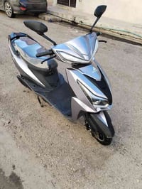 دراجه شحن ٦ بطاريات مصطره يعني تنساه بشحن معروف موصفات نظام رجوع للخلف...