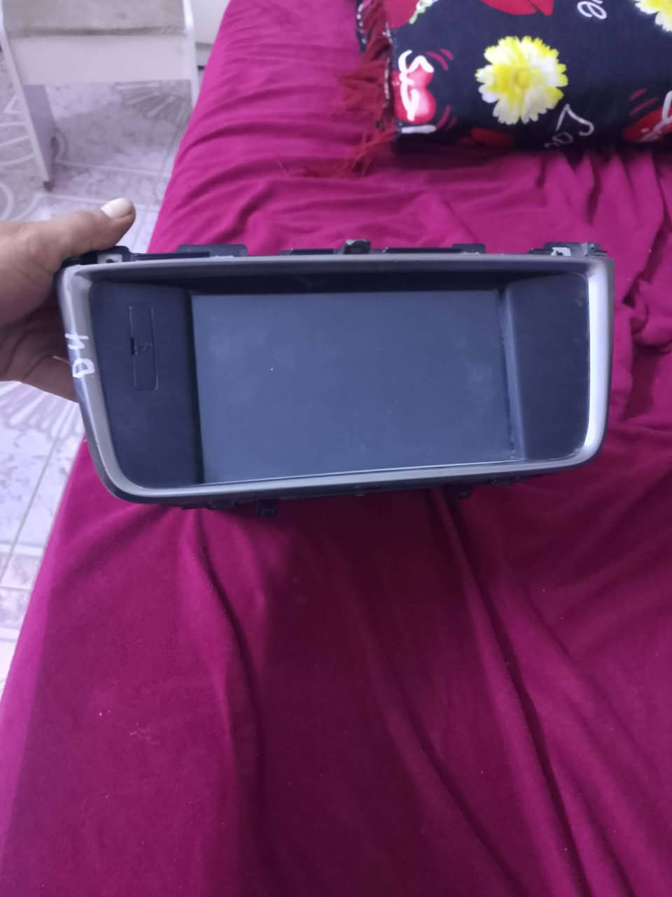 شاشه اوبتما بلادي حاويه موديل من16الى 19 سعرها 150 وبيها مجال اتصل ع رقم ***********
