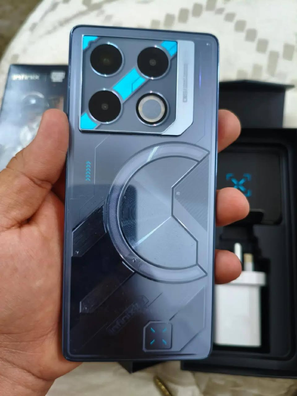 Infinix GT20 pro🔥
جهاز غني عن التعريف وحش

ببجي 120فريم 

معالج 24 
كامراته فول النظافة98%
 لجهاز 210 وبي مجال للطيبين 
رقم الواتساب ***********

