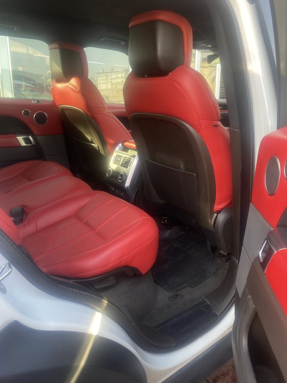 ٢١  سلدار  خليجي / سبورت 
بدون صبغ  
٦ سلندر 

العنوان / شركه الزبون الوزيريه قرب قاعه الريان 

للاستفسار : ***********
