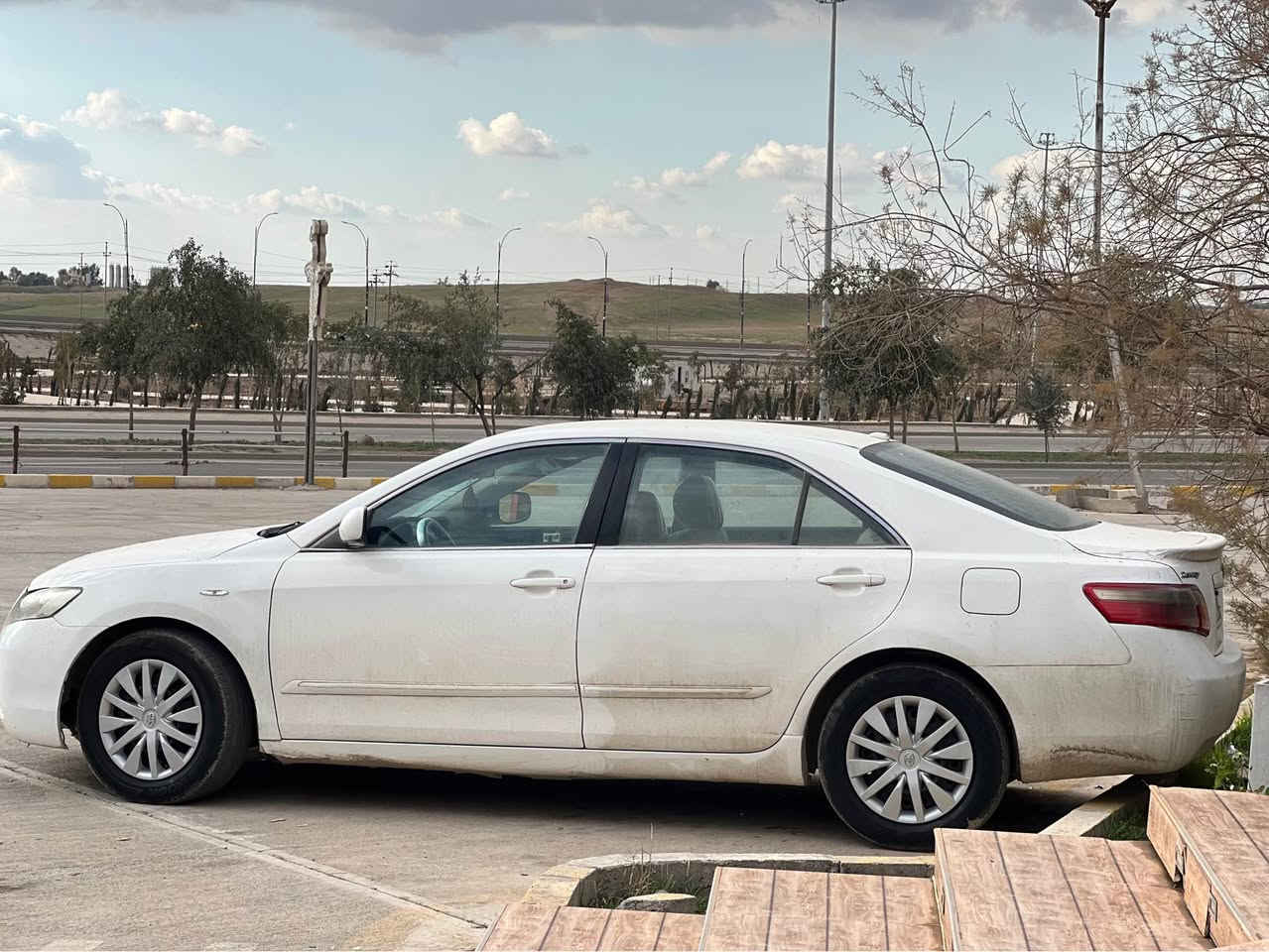 Camry 2009 GL
خه‌لیجی 
سه‌یاره‌كه‌ ته‌كسی مه‌طار دبی بووه‌ عام بویاخه‌ له‌سه‌ر ساغی
گێرو مه‌كینه‌ی لوكم خسوته‌ سه‌ر كرانه‌وه‌و سه‌رفو بوخار به‌شه‌رت به‌و شه‌رته‌ی رونیش كه‌م نه‌كا 
تازه‌ بویاخم كردۆته‌وه‌ پولیش كراوه‌ 
تایه‌و ویلی تازه‌
پاتری تازه‌
تاخم پیشو دوا به‌شه‌رت
شاصی به‌و شه‌رته‌ی نوكه‌ ده‌رزی پیوه‌ نه‌بی سه‌ره‌ ده‌بلیش هه‌مان شیوه‌ لیدراو چاملخی سه‌كنی هه‌یه‌ پیشو پشتی كه‌پسه‌ 
ره‌قه‌م و سه‌نه‌وی كامل تازه‌یه‌ كوبونی به‌نزینی هه‌یه‌ وه‌كاله‌ عامه‌ی به‌ناوی خومه‌وه‌یه‌ ئه‌مرو كریت به‌یانی بوتی ته‌حویل ئه‌كه‌م سعری 92 وه‌ره‌قه‌و مه‌جال موشته‌ریت له‌ خزمه‌تام
شوین كركوك ***********
........................

كامري 2009 خليجي
سياره صبغ عام تكسي مطار دبي گیر و مكينه شرط لا صرف لا بخار لا فتح پاتري و طاير جديد
سنويه جديد
وكاله باسمي شرط تحويل
كوبون بنزين بي
شراي خابر و تدلل
سعر 92
*********** كركوك كركوك, العراق
