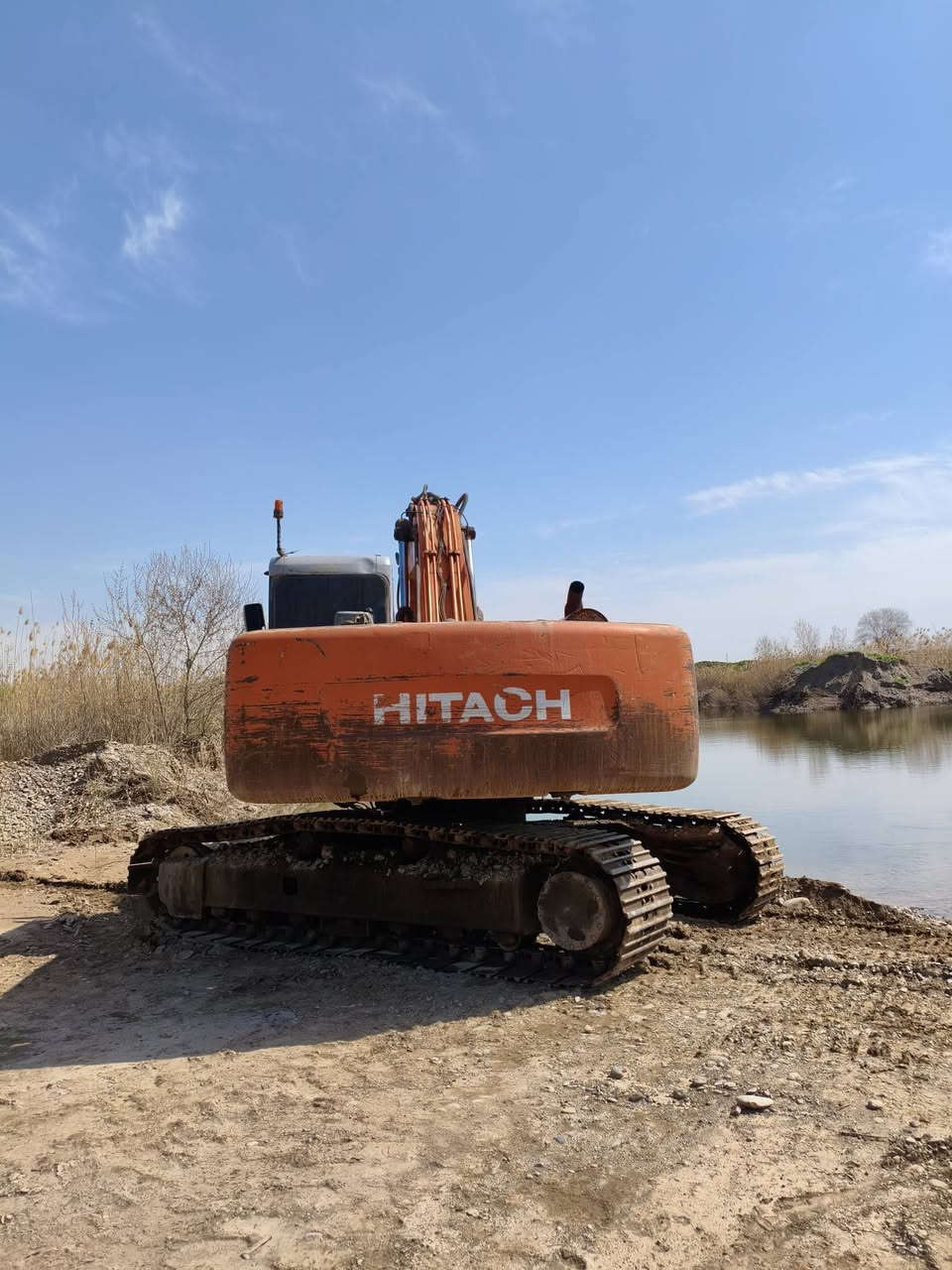 حفاره فيات هيتاشي موديل 97 جاهزه عل شغل الستفسار عل رقم ***********
