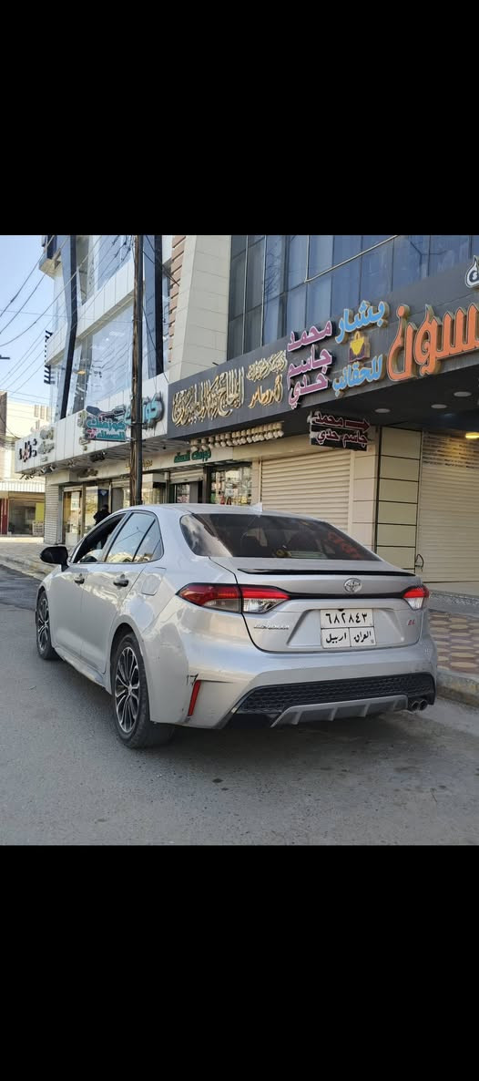 #للبيع

النوع: تويوتا كورولا 2021 مواصفات SE

مكينه 2.0

ماشية 200الف

وارد امريكي🇺🇸

الون: رصاصي

كتلوك + ارضيات وجميع باقات الوكالة كاملة

⚡️مواصفات
⚡️شاشة كبيرة
⚡️شاشه دشبول
⚡️كامره خلفية
نضيفه سياره تخم تأير 
⚡️جامات 4 اوتو
⚡️نظام المنحدرات
⚡️رادارات السايق
⚡️اوتو ستوب
⚡️دبل تراكشن
⚡️كشافات زنون
⚡️نظام ABS
⚡️سياره بسمي تحويل مباشر
⚡️ماشيه 200الف
⚡️ليدات نهاريه
⚡️سيرفرات التأمين
⚡️مانع انزلاق
⚡️كروز مثبت سرعة
⚡️جناح صندوق
⚡️تحديد مسار
⚡️اوتو هولد
⚡️هاند بريك كهربائي
⚡️تحكم ستيرن
⚡️حساس اطارات
⚡️مسند وسطي
⚡️منافذ USB و TIP C
⚡️ويل كب
⚡️شفتات ستيرن
⚡️رادار خلفي
⚡️رادار امامي
⚡️نظام ECO + NORMAL + SPORT
⚡️ارضيات جلد وكاله
⚡️ابل كار بلي + اندرويد
وباقي المواصفات المعروفة

ضربتهه فقط بابين عكس سائق من امريكا 
سيارة نظيفة بدون مصرف كلهه بشرط

مكان السياره الفلوجه الصقلاويه

للاستفسار عن التفاصيل و السعر اتصل على الرقم

***********
السعر 145بيها مجال 
.
