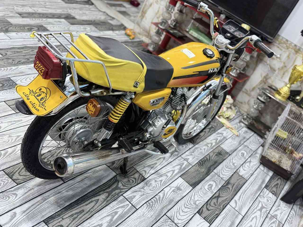 السلام عليكم /عليكم السلام
دراجه للبيع رقم موديل ٢٣
مفتوحه / لا ما مفتوحه 
الون اصفر رقم وسنويه
مكاني بصره قضاء المدينه
رقم بصره اقرا تفاصيل وخابرني 
السعر مليونين و٢٠٠ الف 
وبيهه مجال قليل***********
