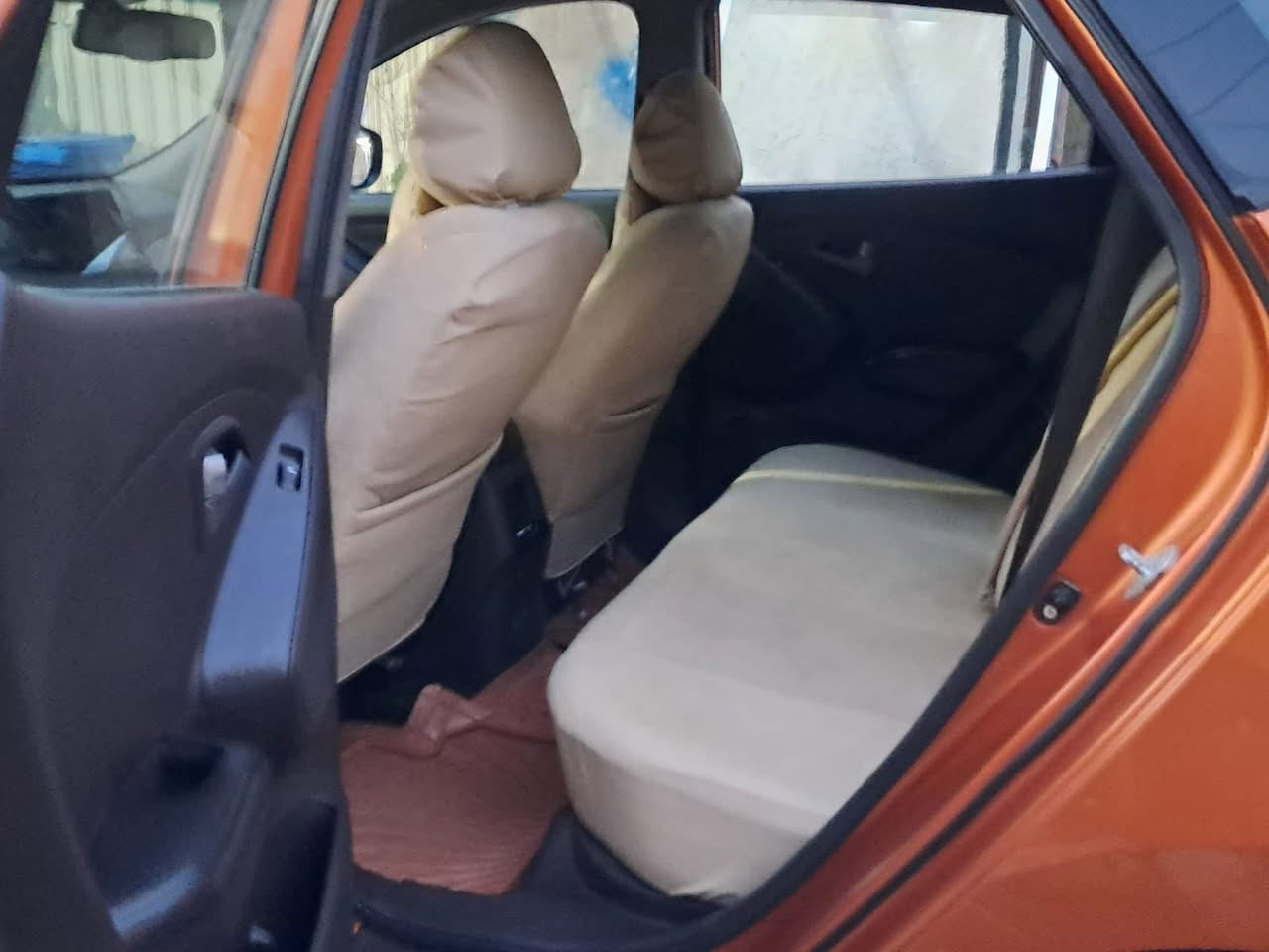 السلام عليكم توسان 14 خليجي رقم بغداد باسمي  لون مميز مشمشي
محرك 2000 دوش المرغوب كير ومحرك وتبريد وتدفئة كله مكفول السيارة عل وضع الشركة وسعر مناسب السياره بيه 3 قطع صبغ اثر جراد مكفوله من الضربه والكص والمعجون بغداد دولي الجديد باسمي تحويل ثاني يوم عليه ادامة كامله ماناقصه برغي تخم تاير جديد باتري جديد مكان سياره بغداد للاستفسار 
0773 336 7924
