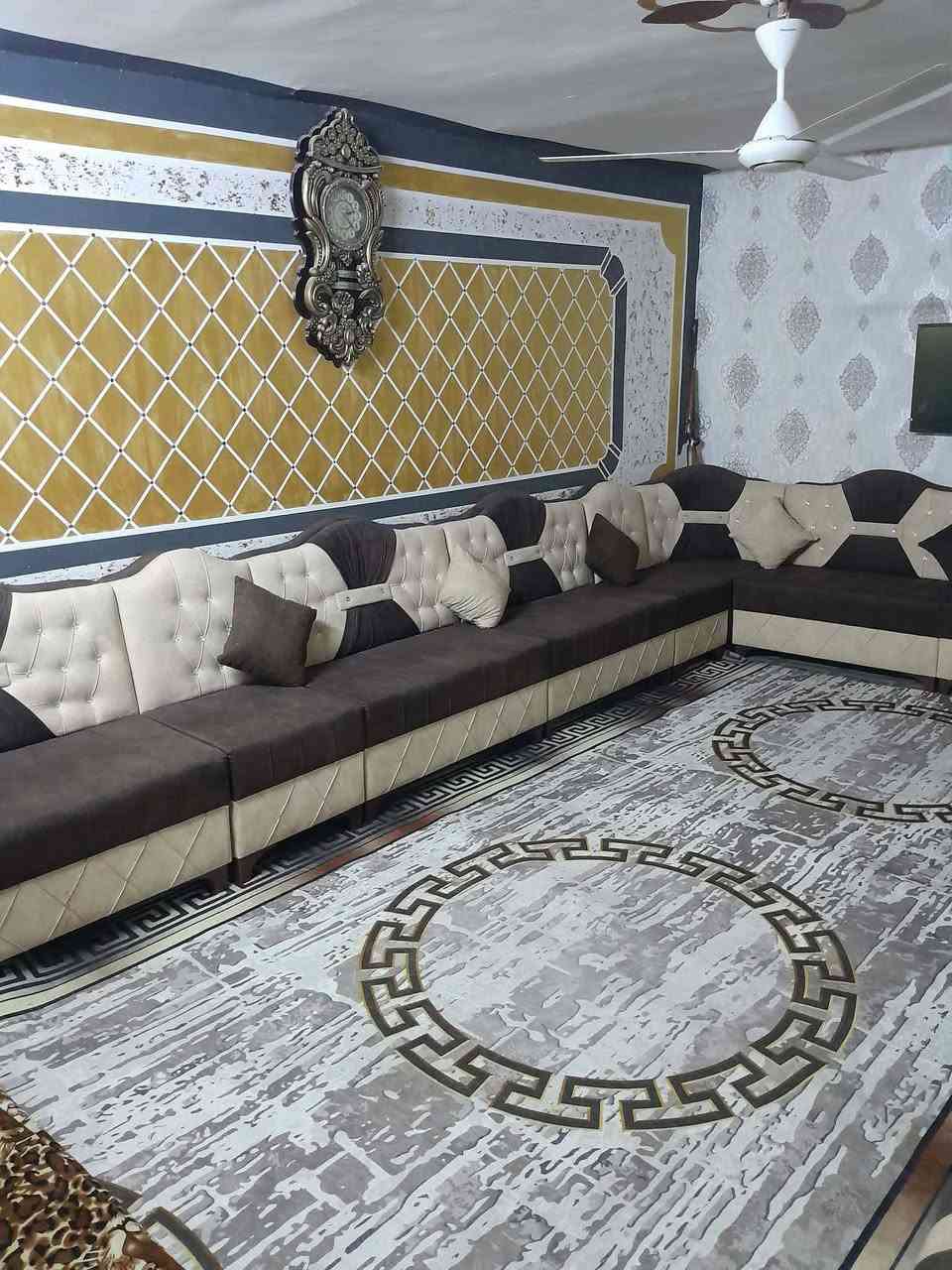 دار للبيع حقلانية قرب جامع المصطفى
بناء قديم نضيف ومرتب السقف عكادة 
المساحه 500 متر طابو صرف شرط التحويل 
يتكون من ديوانية وهول ومطبخ و3 غرف نوم وصحيات خارجية وداخلية 
السعر 50 مليون وبي مجال 
للاستفسار *********** 
***********
زورونا موقعنا مكتب اليوسف للعقار فلكة جسر حجلان
