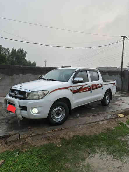 للبيع هايلوكس 2010 سعودي  كير عادي رقم واسط دولي سنويه ل29 سياره متجيه ع جهت العبري ومصبوغه عام لغد شاصي كفاله شاصي 19 جاهزه للخير حداديه تخم تاير كهربائيات كلها شغاله شاشة بلاتوث+ كامره خلفيه دوشمه جديده سياره نظيفه وجاهزه مال جناي مكاني بغداد الأمين الثاني الشراي يتصل ويدلل ***********
