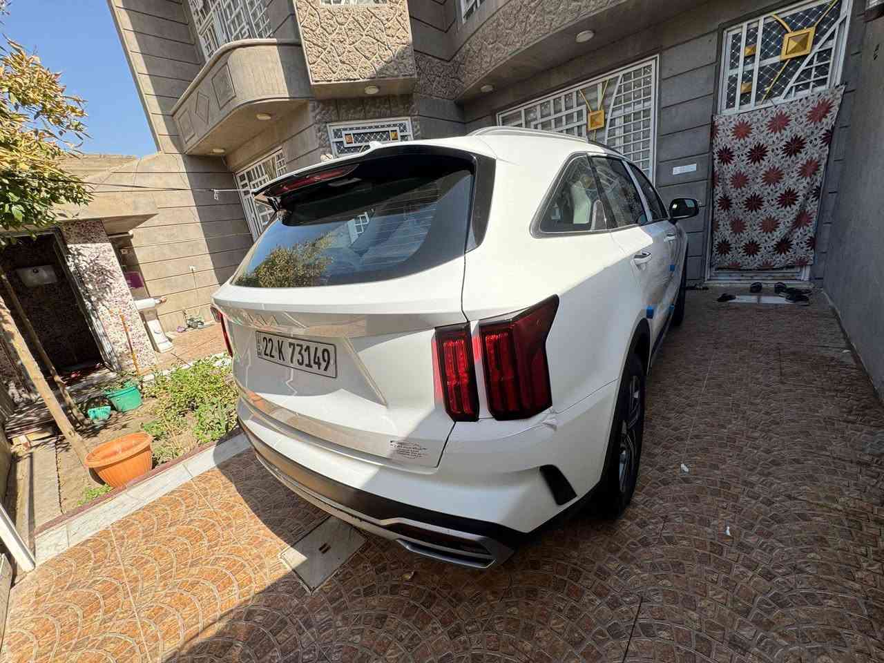 السلام عليكم
سورنتو للبيع 2023 
مكفوله كفاله عامه . فول مواصفات ما عدا بانوراما 
ماشيه 32000 حقيقي 
 رقم اربيل سنويه جديدة
 مكان السياره كربلاء 
سعر 300وبيه مجال 
رقم ***********شراي اتصل
