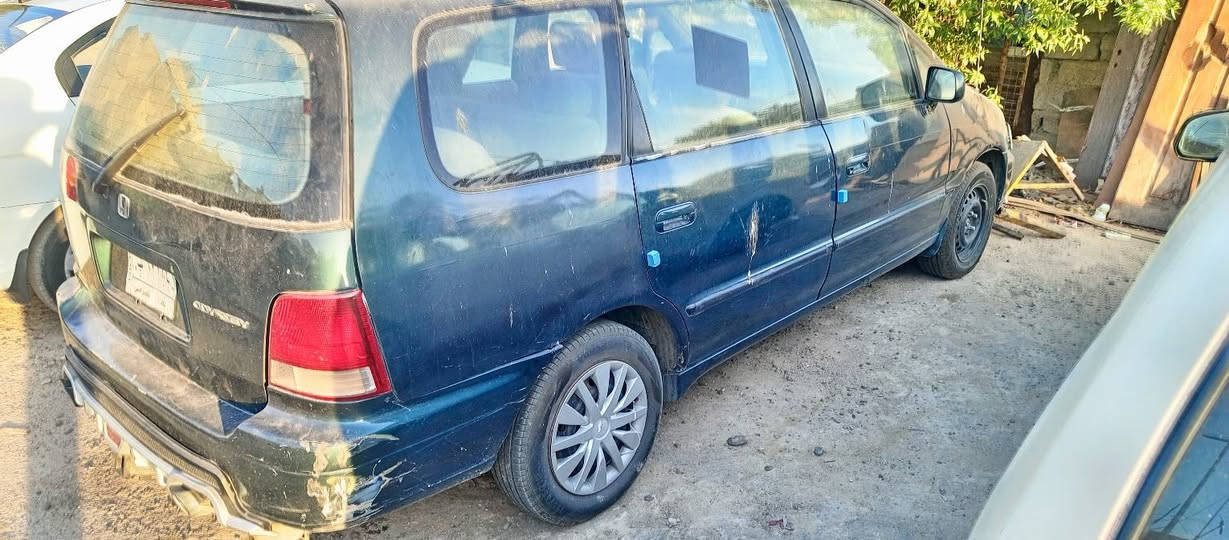 السلام عليكم هونداي ٩٦ نضيفه نقص بس تبريد تايرات جدد سعر٤٥وبيه مجال..***********
