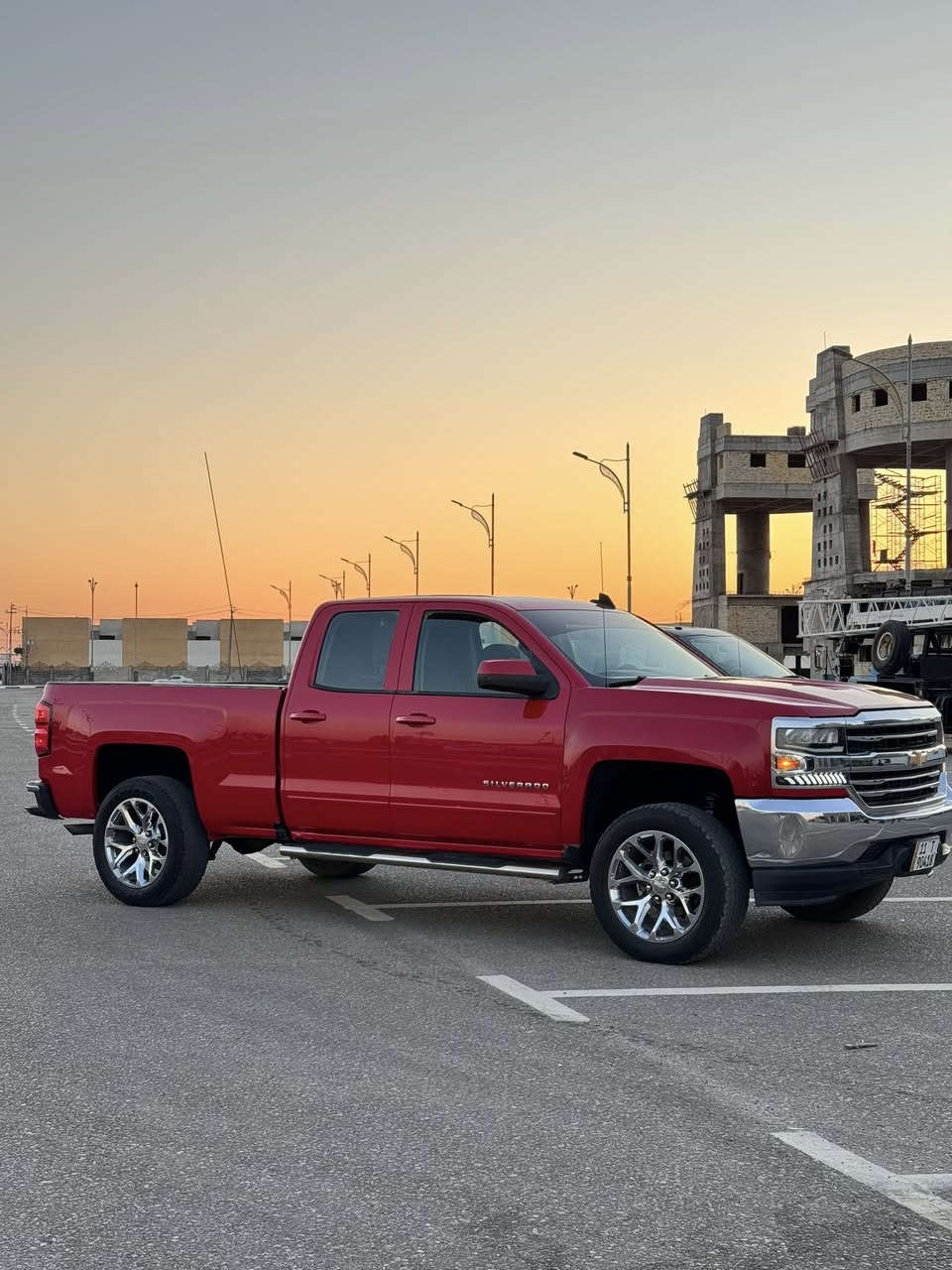 السلام عليكم للبيع شوفرليت سلفرادو 2019 مكينه  5300 رقم السياره  عليه ترفيع ➕  ويل كب 20 بغداد  باسمنه سياره كامله من كلشي ماشيه 80 الف 
تخم تاير جبلي جديد. 
حداديه اماميه جديده 
برمجه استخدام يومي بانزين عادي (بدون اي سيرفس ء)
كير جديد مكينه ممفتوحه 
ادامه فيت بم مجاول نوزلات بلكات منضومه احتراق 
عليه طبقه بىليش ونانو 
حركه بلدات الماصدات 
منضومه لايت زنون 
السياره اي نقص مابيه كامله ترايك للسعوديه 
السعر 175. حادثه جاملغ وبنيد وصور الحادث مرفقه بلمنشور ➕ بيه كلير امريكي بيبان بدون ضرر. مكان سياره كربلاء 
***********
