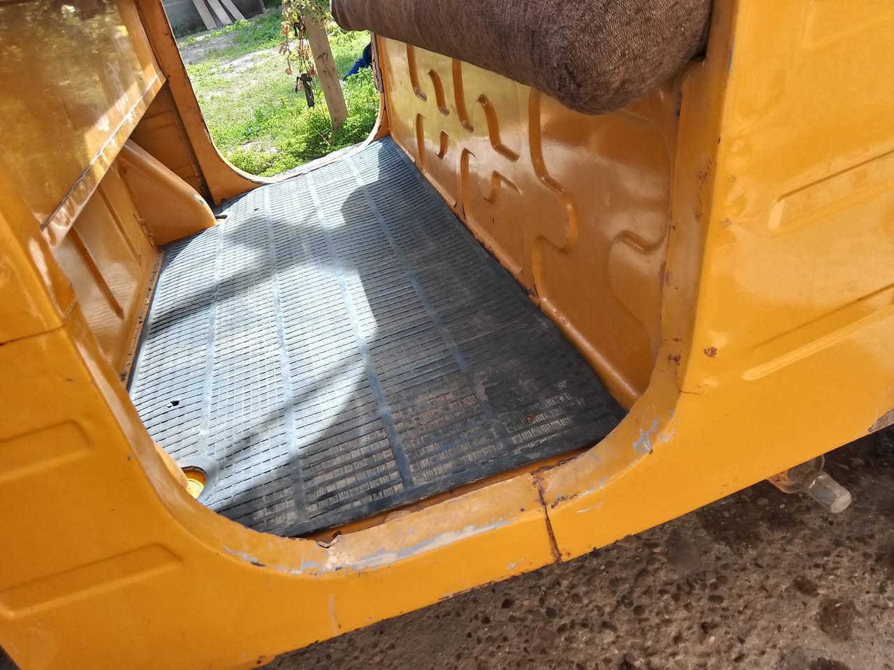 السلام عليكم تكتك موديل 2018 مكاني بغداد الدورة مجفتة مرة وحدة المحرك ناعم مابي صوت ودبلات جديد لوي دريم شفت اكسل قبل شهرين بدلت كلها غراض شركة  التكتك تجي تفحص على راحتك تاخذهة الفيتر اليعجبك التفاصيل بالصورة   السعر 6 ملايين
 رقمي ‏‪0775 788 9458‬‏
