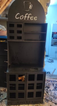 كوفي كورنر • نظيف • يحتاج ربط