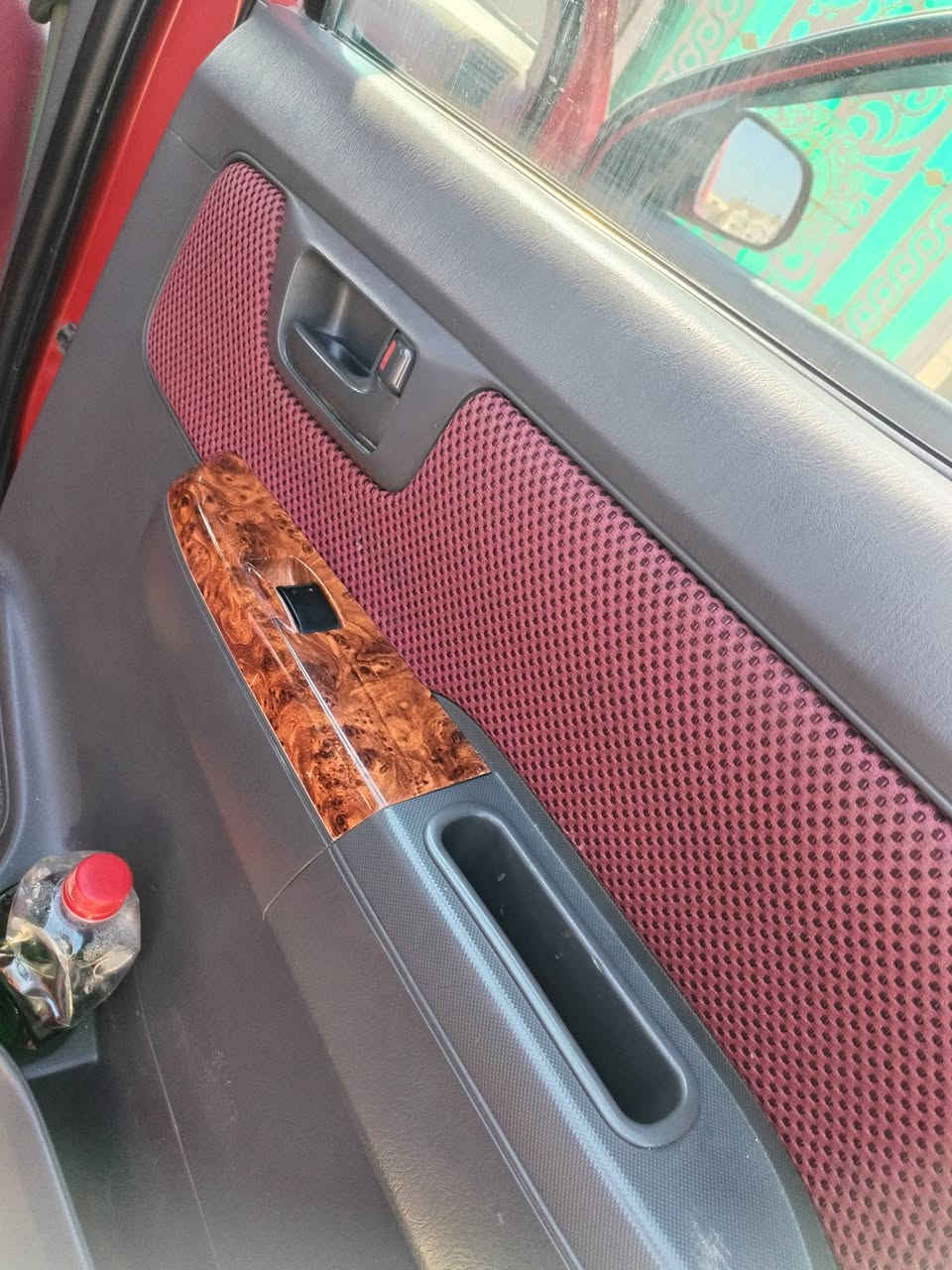 2012
شاصي 19 
رقم واسط 
تاير صدر باكيت 
دبل فيت بم 
مكينه ما مفتوحه لا تنقص و لا تبخر شرط 
فتح شاملغ 
و الباب معير بيها قليل بارد 
السعر 165قفل 
*********** اركان
