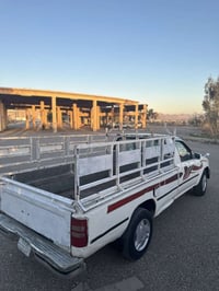 بيكاب أدميرال • ٢٠٠٧ • أحمر