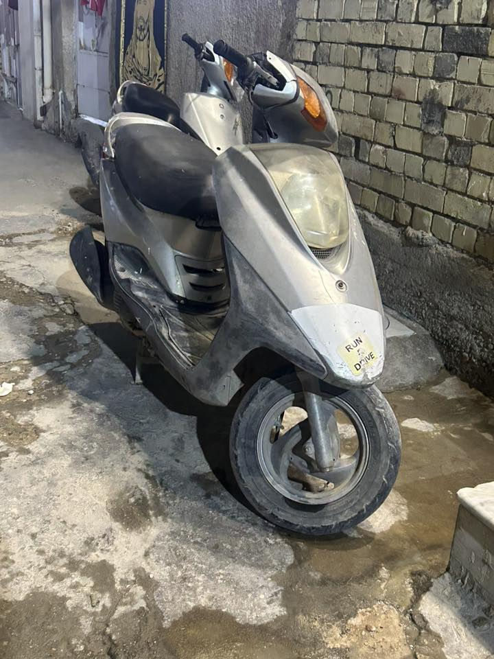 سلام عليكم درجه بريز البيع درجه نقص باتري  وبيهه خيط تبخير كلهه بلاديه مكاني بغداد كريعات سعر ٣٥٠ رقم صاحب الدرجه ***********
