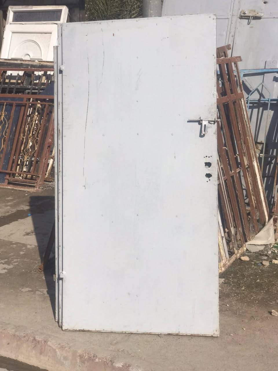 ابواب وشابيك ومحجل وباب حوش مستعمله للبيع
العنوان طريق مستشفى تقاطع شارع القادسية 

‭٠٧٥٠ ٩٠٨ ٦٤٢٨‬
