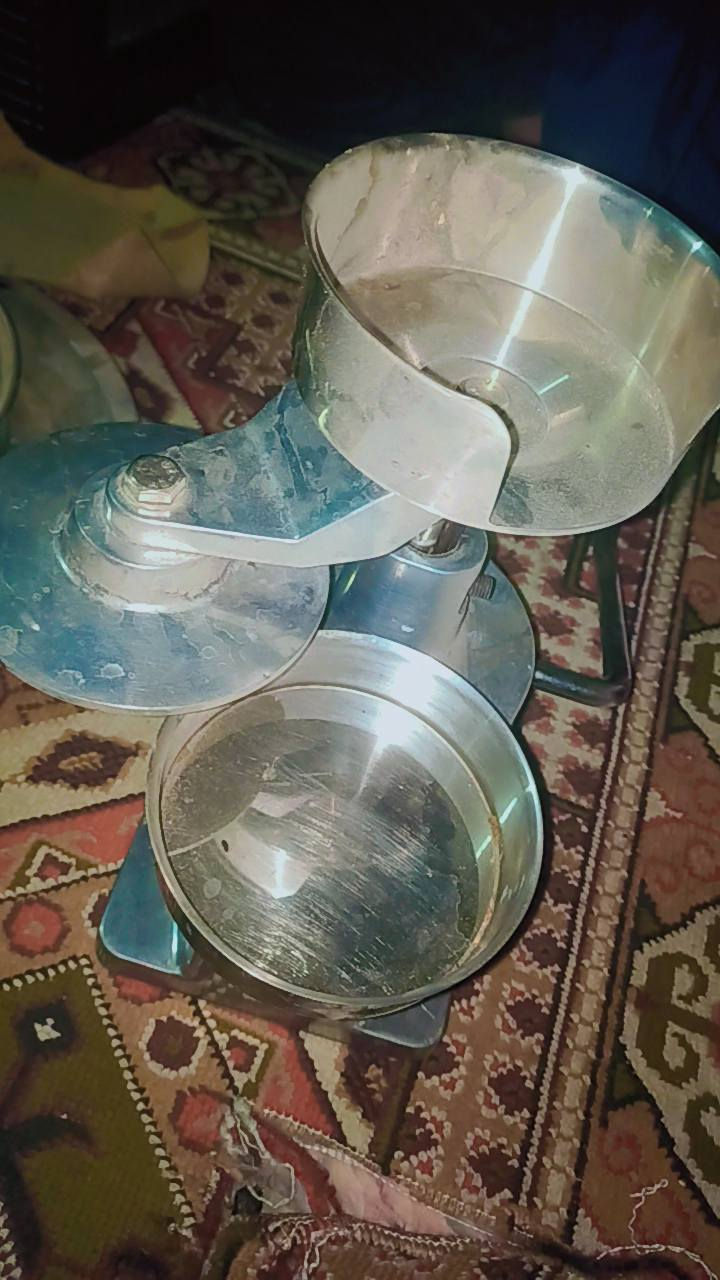 سلام عليكم
غراض مطعم للبيع 
2 بريمز ابو عين
واحد بريمز ابو عينين
واحد بريمز او 3عيون
ساحبه هيه وغراضها
4 ميوزه طعام مرمر 
براميل جداري حمايات
تمن ريزو دفايات بلانكات
كاشير   وطابعه بركر سل ستيل
طلكانات وحاويات نفايات صغير
صواني بيتزا وصواني كص
وكراسي   ومفرغه جبيره
وشيش كص وشياش دجاج شوي
كراسي سندويتش كم قطعه
ميوزه  مصافي كرسي كاشير  منيو تنكيع
صواني تقديم هواي شغلات ما مصورها 
اي استفسار عل رقم ***********
مكاني بغداد العبيدي كماليه
