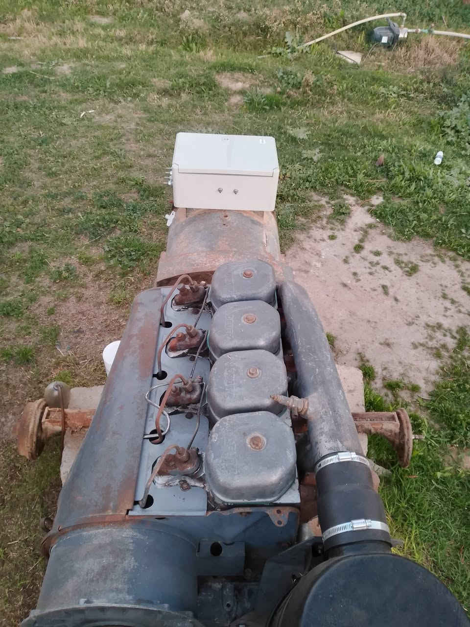 سلام عليكم محرك دويس 4سلندر نضيف جدا
راس توليد-30كيلو واط-37كيفي شغال لا تنقيص ولاتبخير
الاتصال ***********
***********
