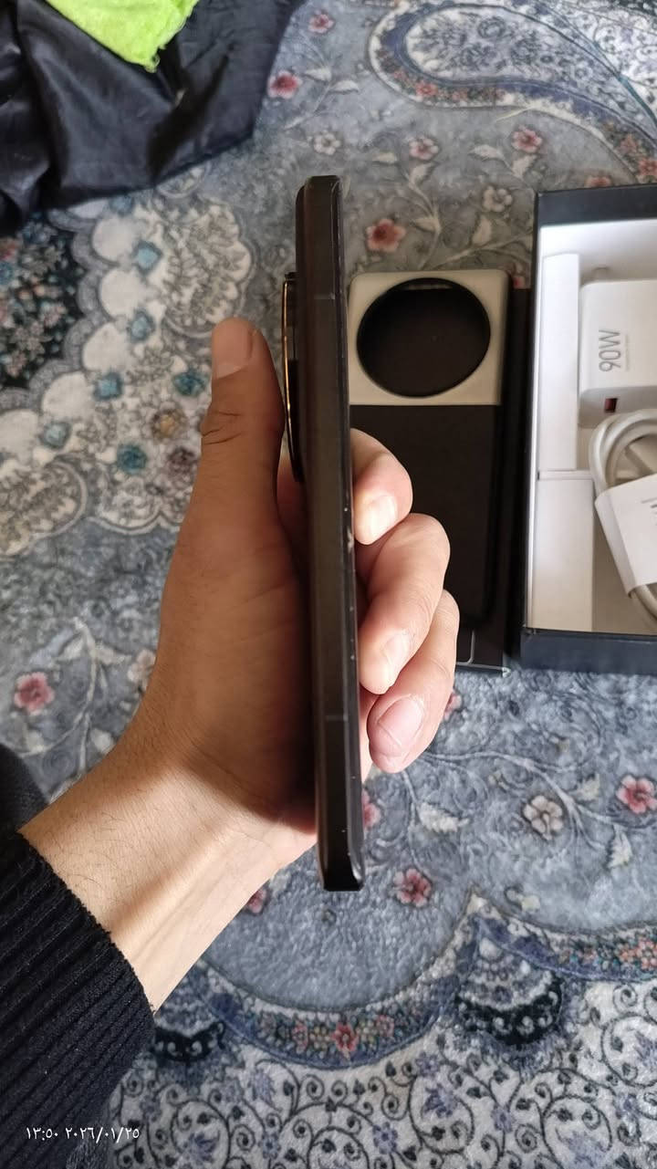 سلام عليكم
Xiaomi 13 Ultra
_ذاكره /256+12 نسخه عالميه
_معالج /Snapdragon 8 Gen 2
_كامرات / من شركة لايكا : خلفية رباعية 50+50+50+50 م.ب. / امامية 32 م.ب
_الجهاز نضيف ومكفول مداخل مصلح ولا مفتوح اجهاز _ملحقاته /كامله تجي تفحص ع كيفك 
_مكاني /بغداد المحموديه 
_السعر /600 وبي مجال للشراي 
الشاشه نضيفه مابيها اي شي بس هاي فقط لزكه 
الرقم *********** بي واتساب 
___________________تحياتي الكم_________________
