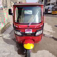 للبيع تكتك تي في اس موديل ٢٢ مكفوله من الصبغ والضربه السعر ٨٢٥٠ المكان...