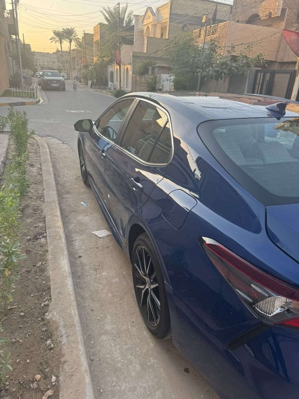 🚗 للبيع تويوتا كامري 2024 SE 🚗
🔥 وارد أمريكي – شكل جديد 🔥

📍 المواصفات:
✔️ شاشة كبيرة حديثة
✔️ مقاعد جلد فخمة
✔️ كرسي كهربائي
✔️ كاميرا + حساسات
✔️ تبريد اصلي مالت الشركة 
✔️ محرك قوي واقتصادي
✔️ قير أوتوماتيك ناعم

🛠️ الحالة:
🔹 دعاميات امامي وخلفي حادث 
🔹 صبغ فقط مكان الرقم الجنطة وبارد 
🔹 جاملغ خلفي رصعه معدل على البارد
🔹 باقي السيارة نظيفة ومرتبة

💰 السعر: 21,000
رقم بغداد دخول شهداء 
رقم الهاتف ***********
