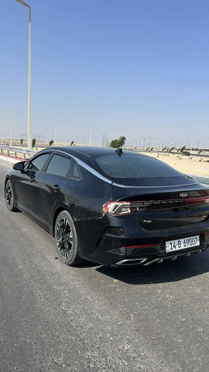 السيارة K5 وارد امريكي مواصفات GT-Line الضرر خلفي
محرك 1600 تيربو ماشيه 65 الف كيلو
بجم كبس 
كير محرك مكفولات
تبريد ثلج
مواصفات بصمه تشغيل
تشغيل عن بعد
رادارات نقطه عمياء
رادار امامي 
توقف ذاتي 
كاميرا خلفية
كشنات جلد GT
قماره حديد
لايتات 3 عدسات LED
تحكم ستيرن 
مثبت سرعة وقيادة ذاتية 
شاشة جبيرة 
وباقي المواصفات المعروفه
الضرر: الصندوق الخلفي ( تبديل نفس اللون ) وخشم الجاملغ الخلفي 
بيها مكان بارد 
السيارة بدون ايرباك 

السياره رقم بصرة بأسمي
السعر 160$ وبيها مجال 
المكان: البصرة ياسين خريبط
للاتصال ***********
